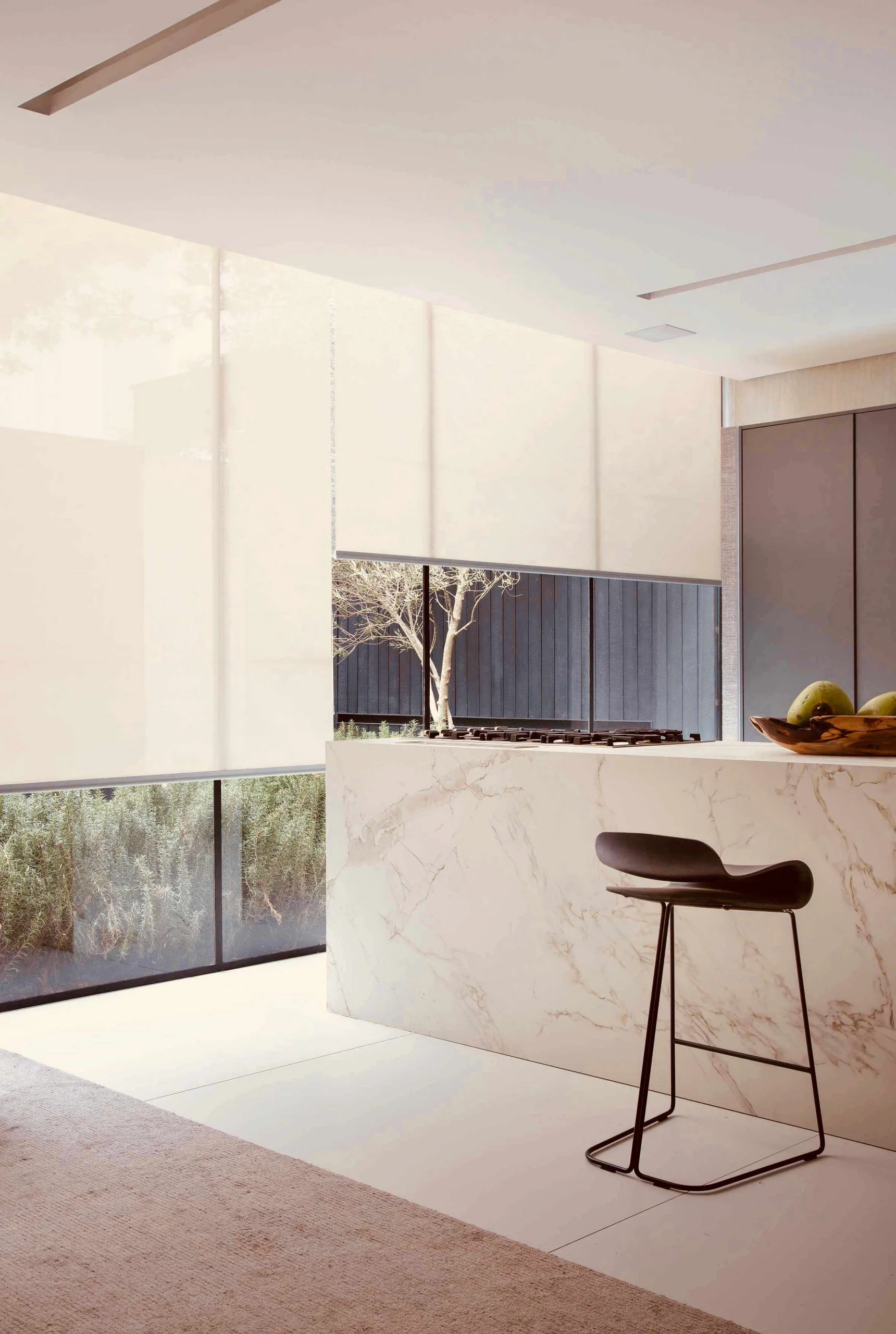 Persiana Rolô Sunscreen Uniflex ambientada